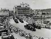 吉田橋をパレードする米軍　1946年7月
