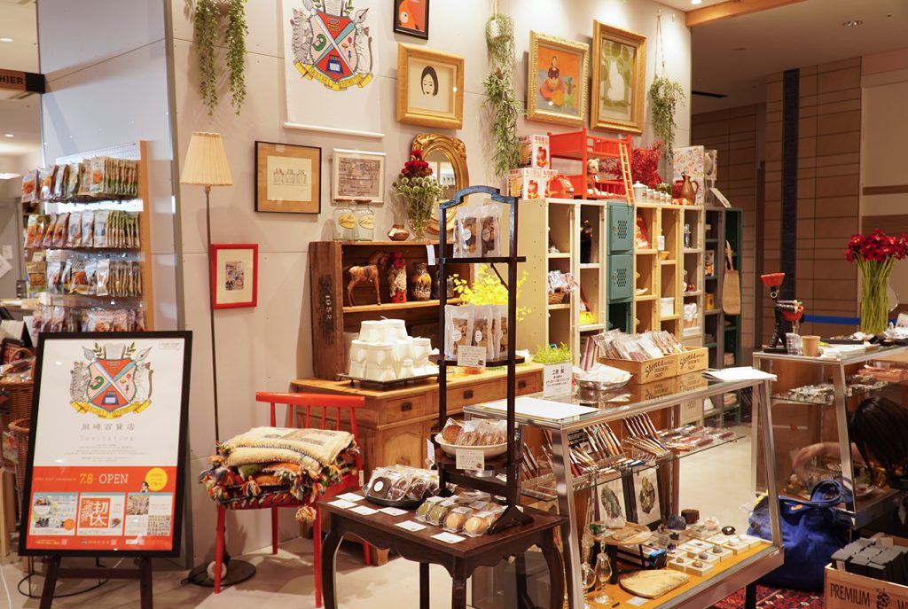 ストヨコ店内の岡﨑百貨店