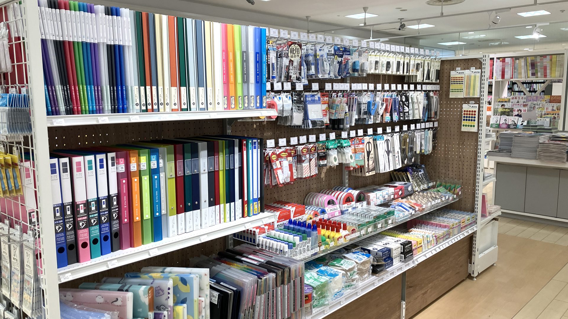 有隣堂アトレ大井町店の文房具売場
