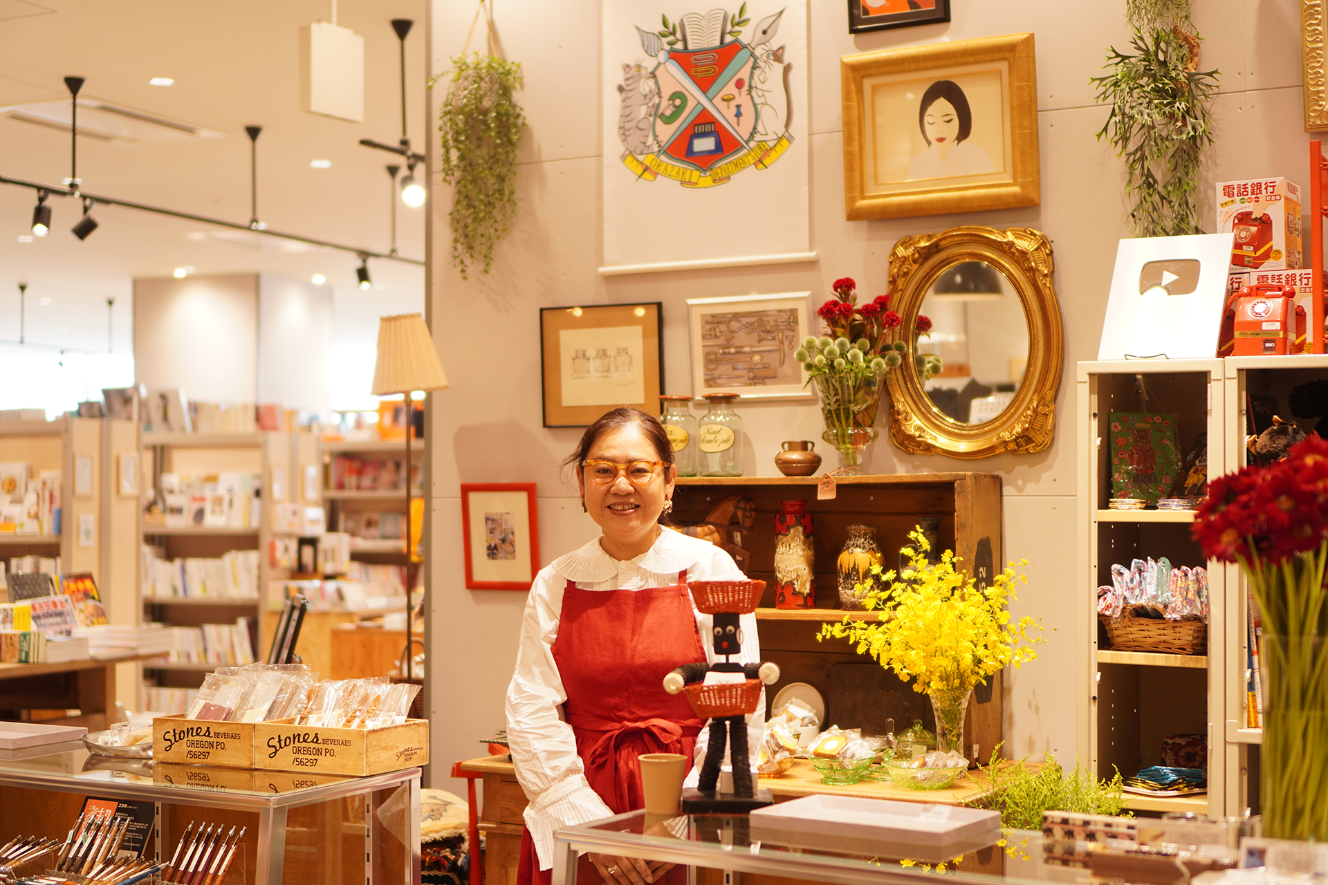 岡﨑弘子の近影、売場の中