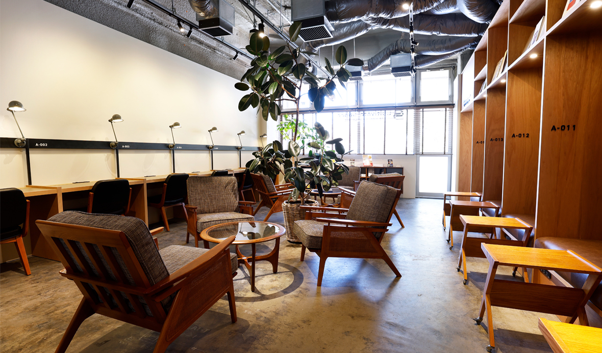 ラウンジエリア内の様子