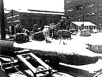 横須賀で米軍に接収される特殊潜航艇（昭和20年９月）