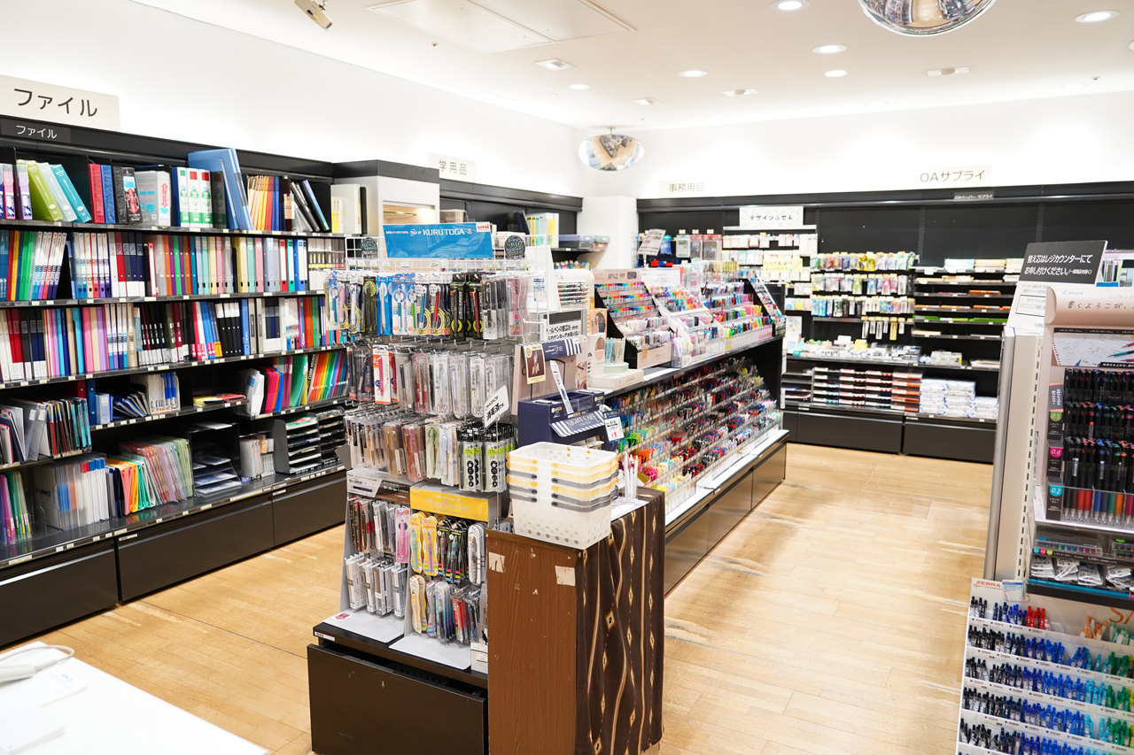 文房具・事務用品売場
