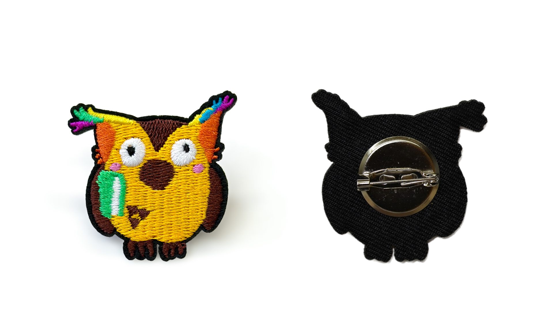 R.B.ブッコロー刺繍バッジの表面と裏面