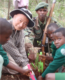 宮脇昭氏　第5回ケニア植樹祭で（2009年4月）
