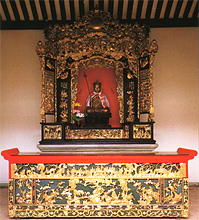 地蔵王菩薩坐像　財団法人中華会館提供