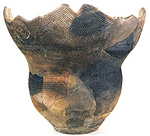 縄文前期の関山式土器（羽根尾貝塚）