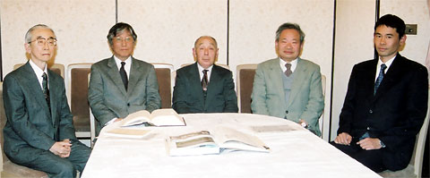 左から神崎彰利・西和夫・関恒三郎・関口欣也・井上裕司の各氏