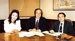 左から上田寿美子さん、金田孝之氏、堀勇良氏