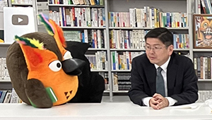 ブッコローと間仁田氏