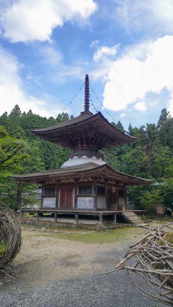高野山金剛三昧院の多宝塔